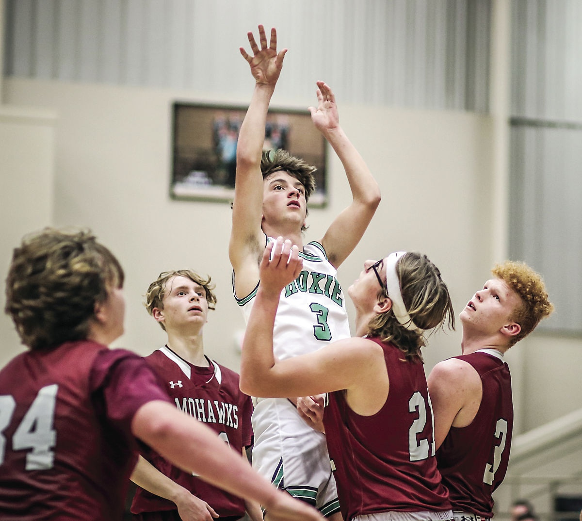 Hoxie falls in close contest